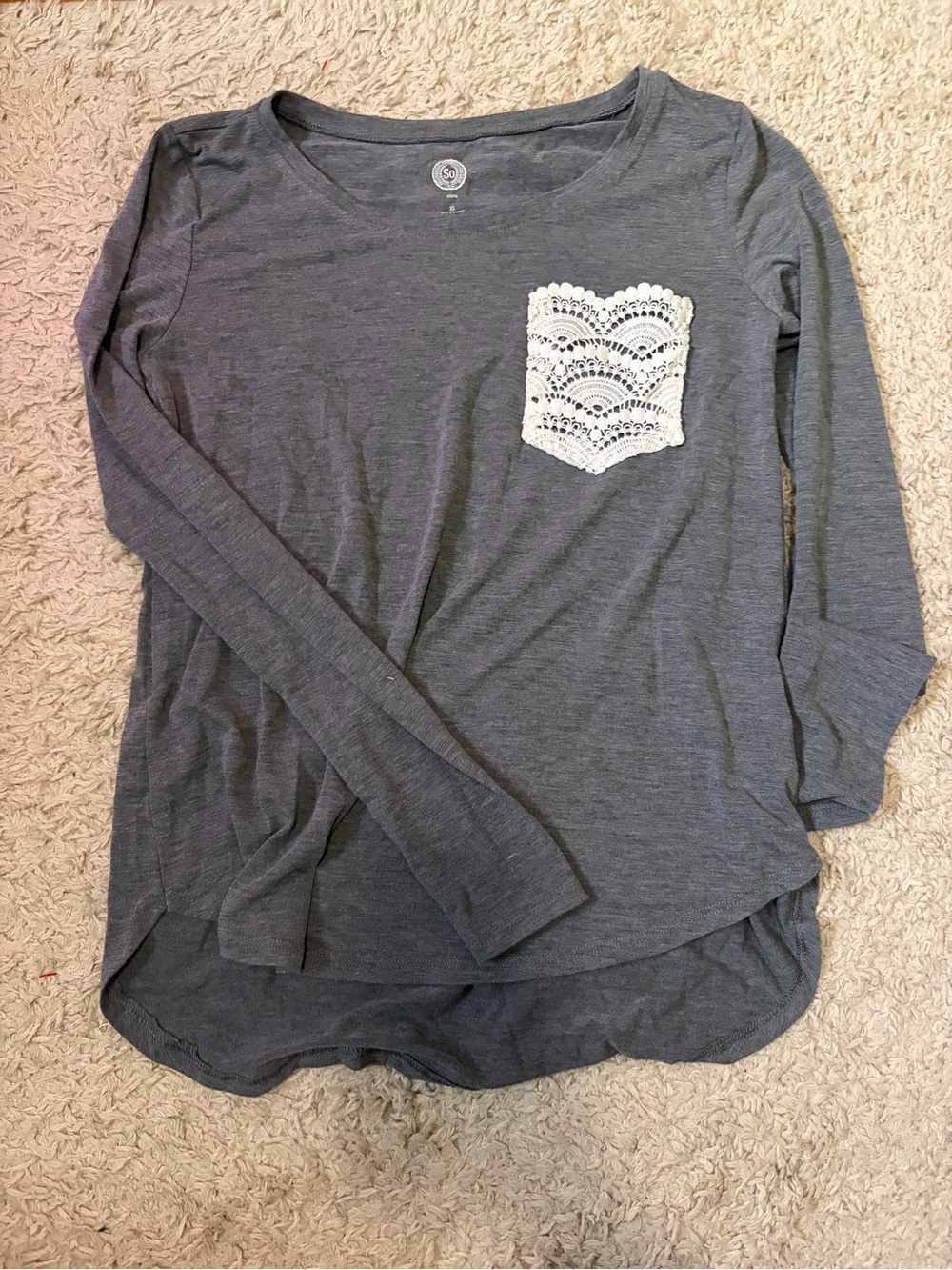 SO Women's Long Sleeve Heather Gray Tee with White Lace Pocket